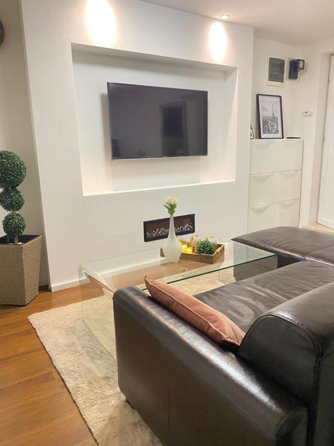 Sweet Flat With 2 Bedrooms Split Croatia ภายนอก รูปภาพ