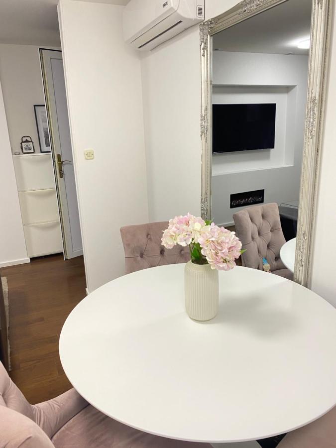 Sweet Flat With 2 Bedrooms Split Croatia ภายนอก รูปภาพ